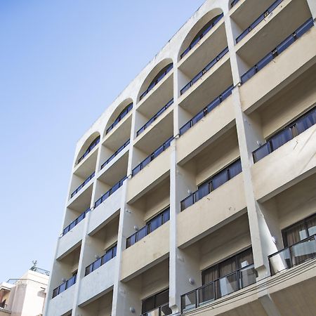 Saint Julian's Burlington Apartments מראה חיצוני תמונה