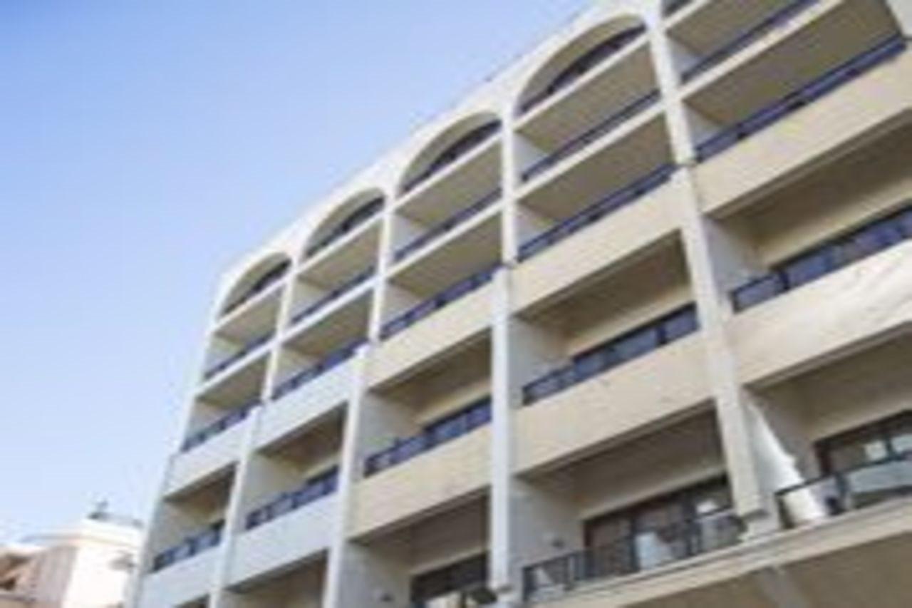 Saint Julian's Burlington Apartments מראה חיצוני תמונה