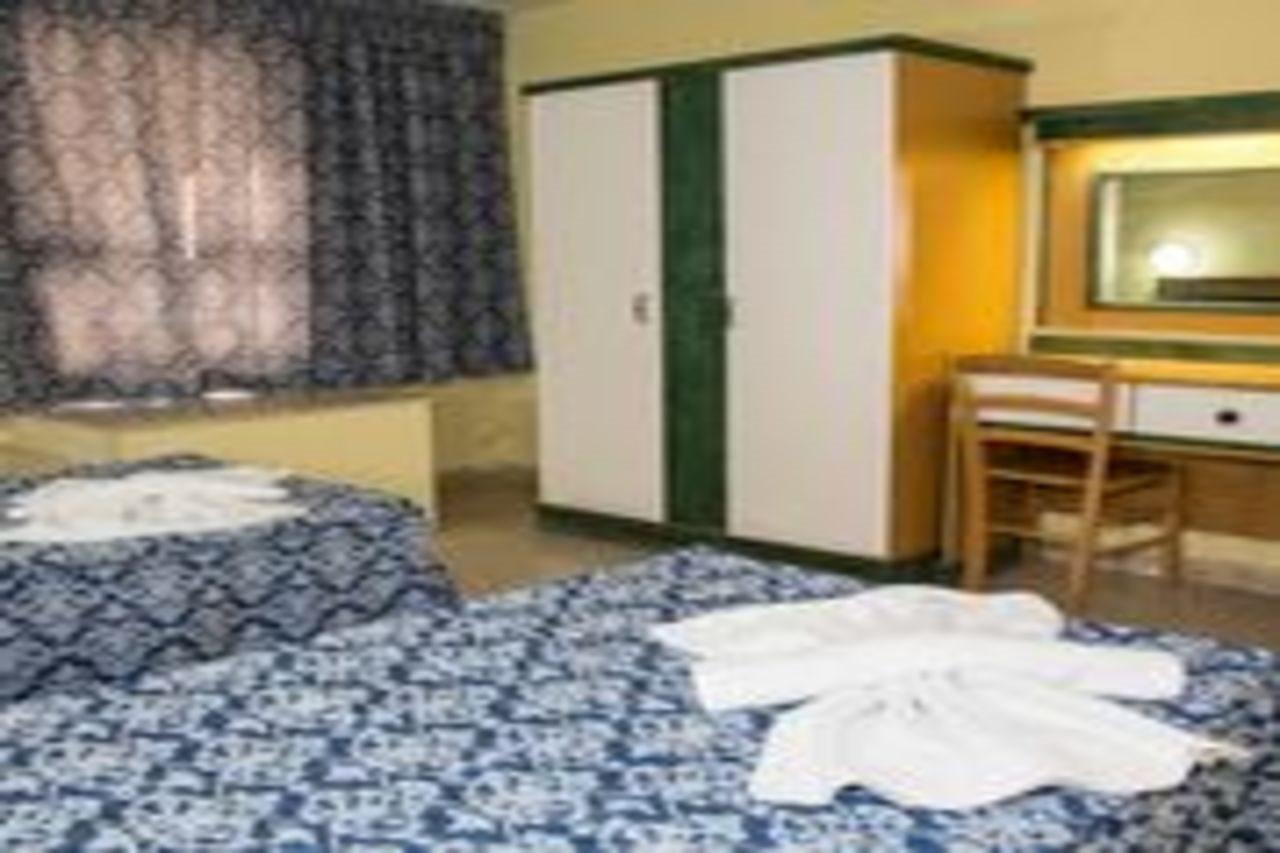 Saint Julian's Burlington Apartments מראה חיצוני תמונה