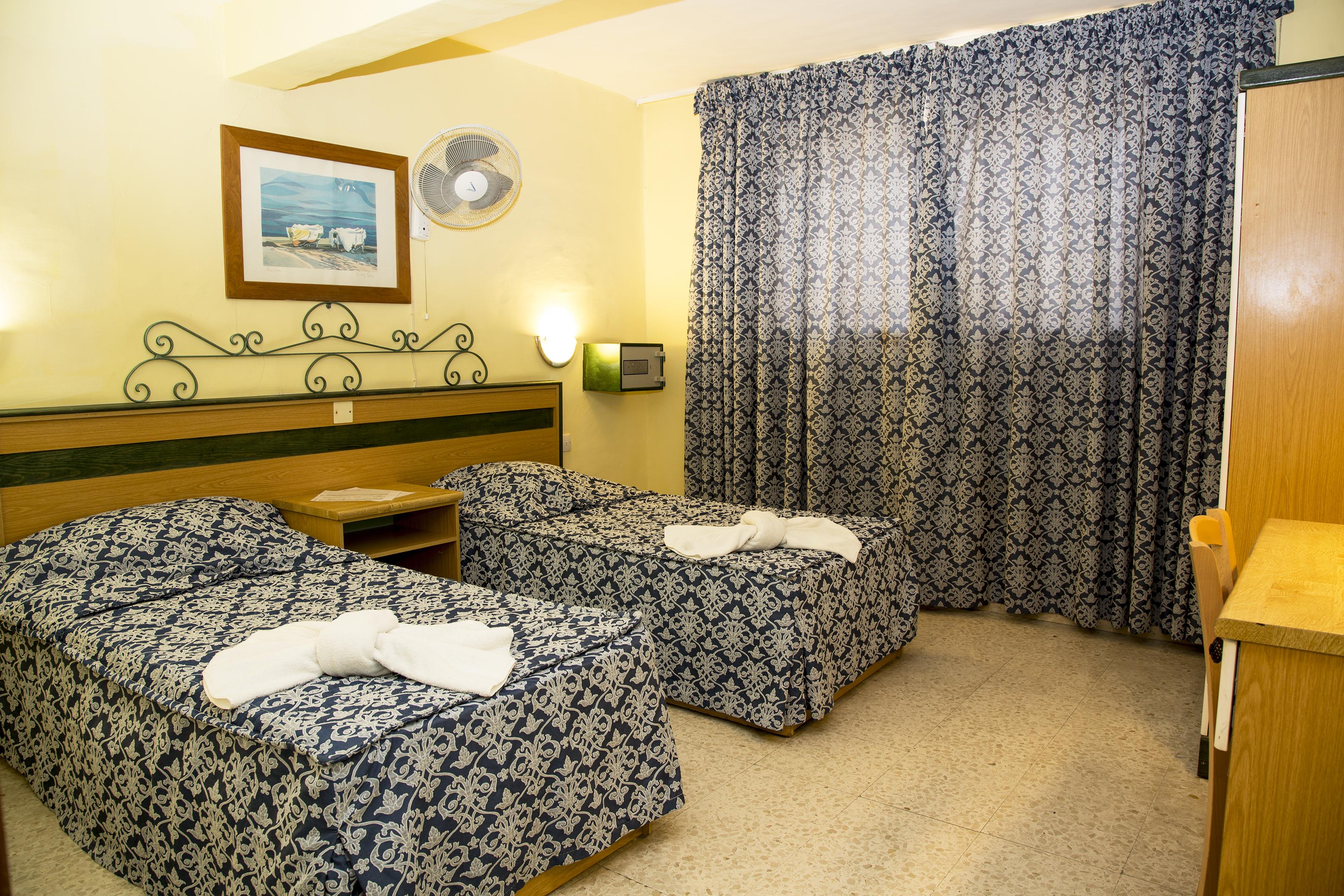 Saint Julian's Burlington Apartments מראה חיצוני תמונה
