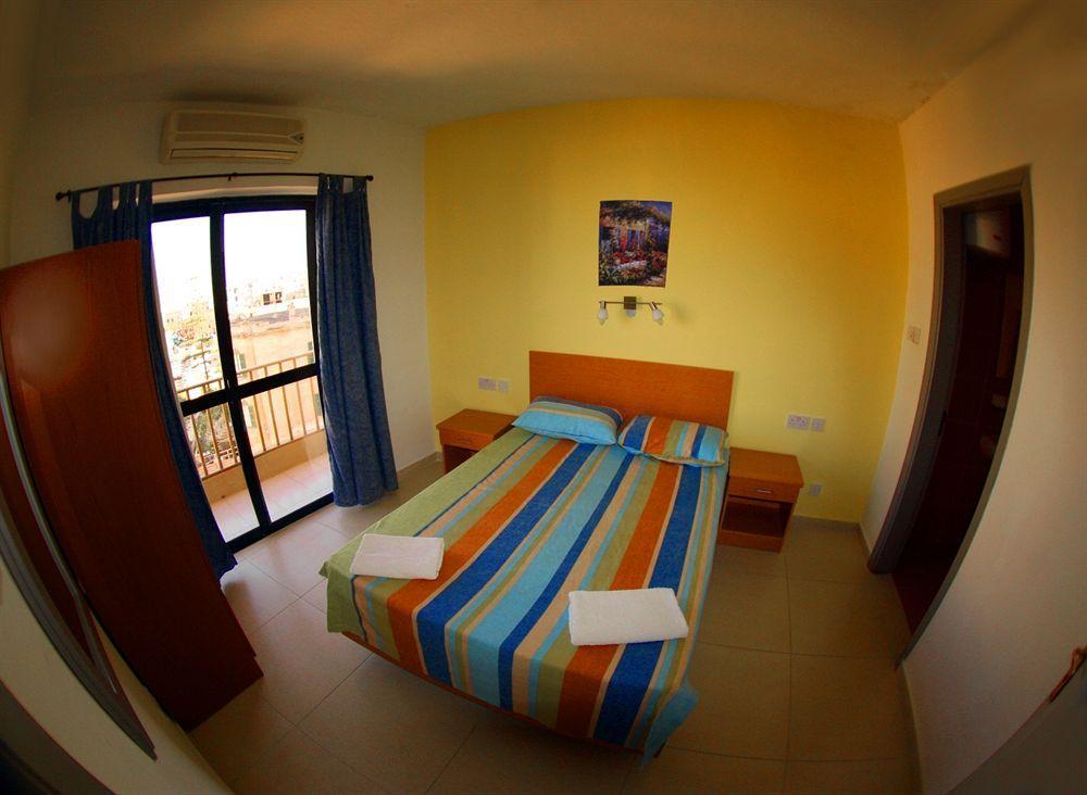 Saint Julian's Burlington Apartments מראה חיצוני תמונה