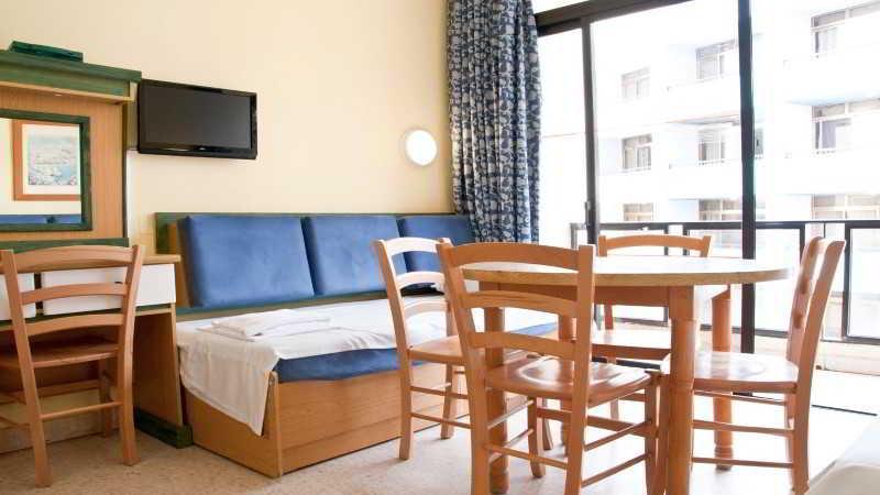 Saint Julian's Burlington Apartments מראה חיצוני תמונה