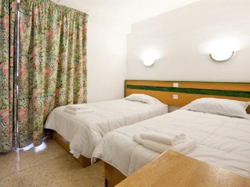 Saint Julian's Burlington Apartments מראה חיצוני תמונה
