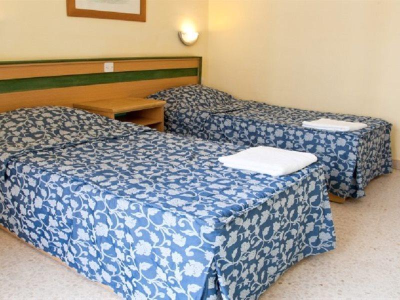 Saint Julian's Burlington Apartments מראה חיצוני תמונה