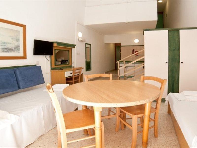 Saint Julian's Burlington Apartments מראה חיצוני תמונה