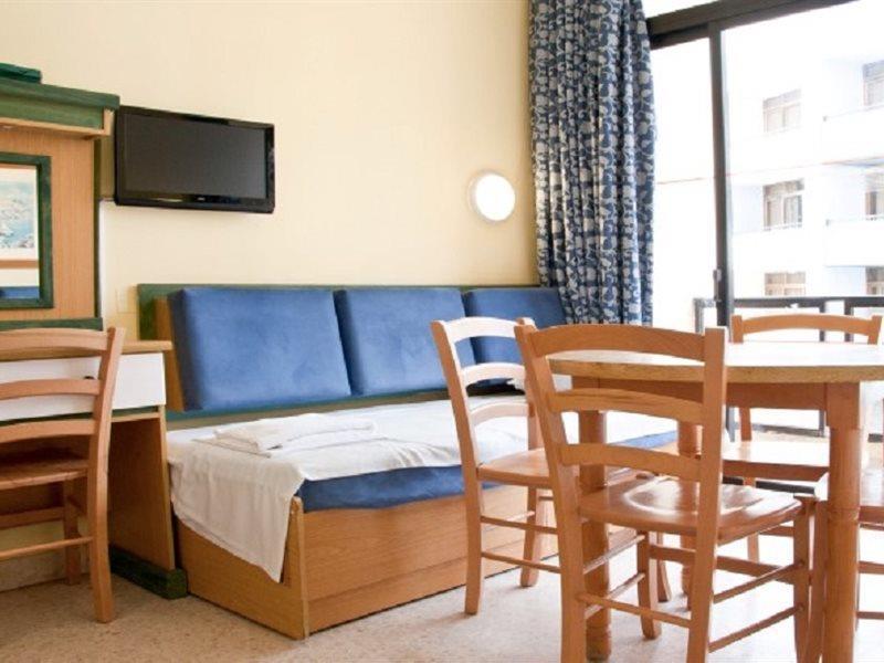Saint Julian's Burlington Apartments מראה חיצוני תמונה