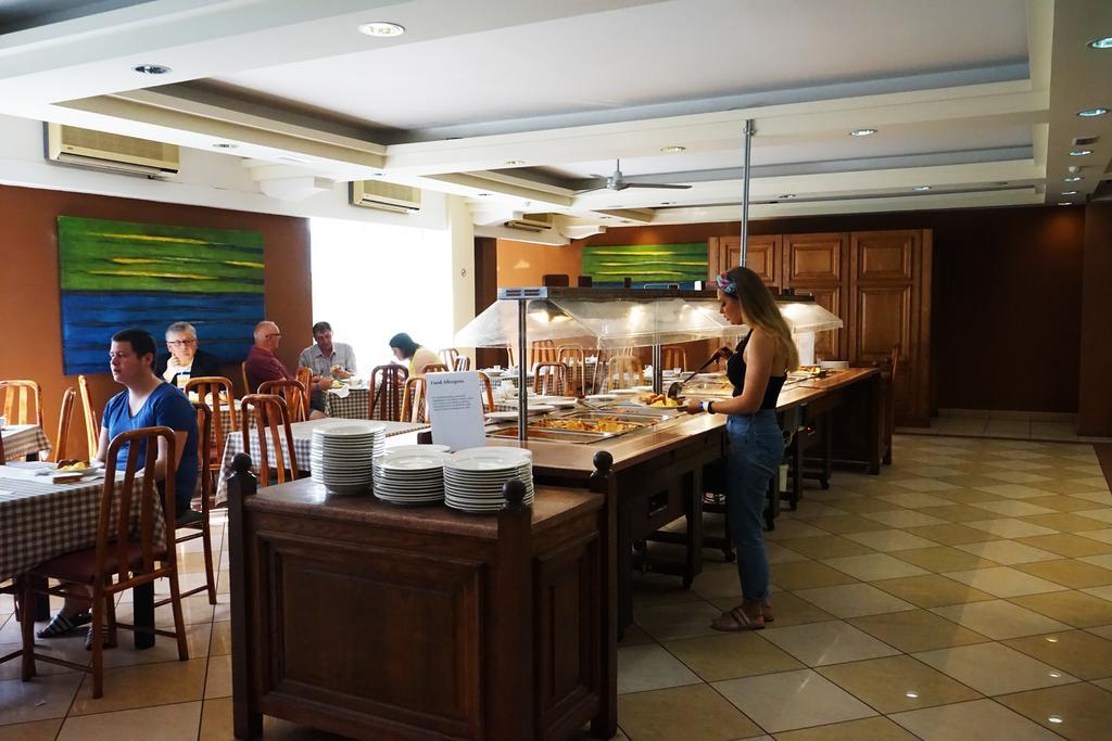 Saint Julian's Burlington Apartments מראה חיצוני תמונה