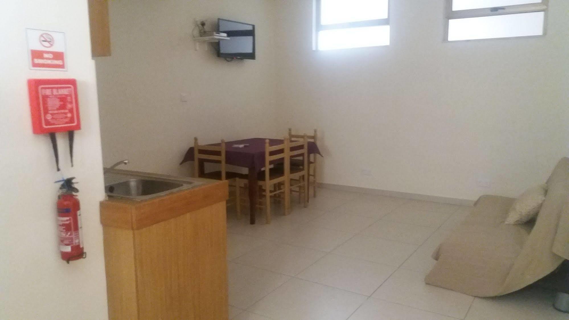Saint Julian's Burlington Apartments מראה חיצוני תמונה